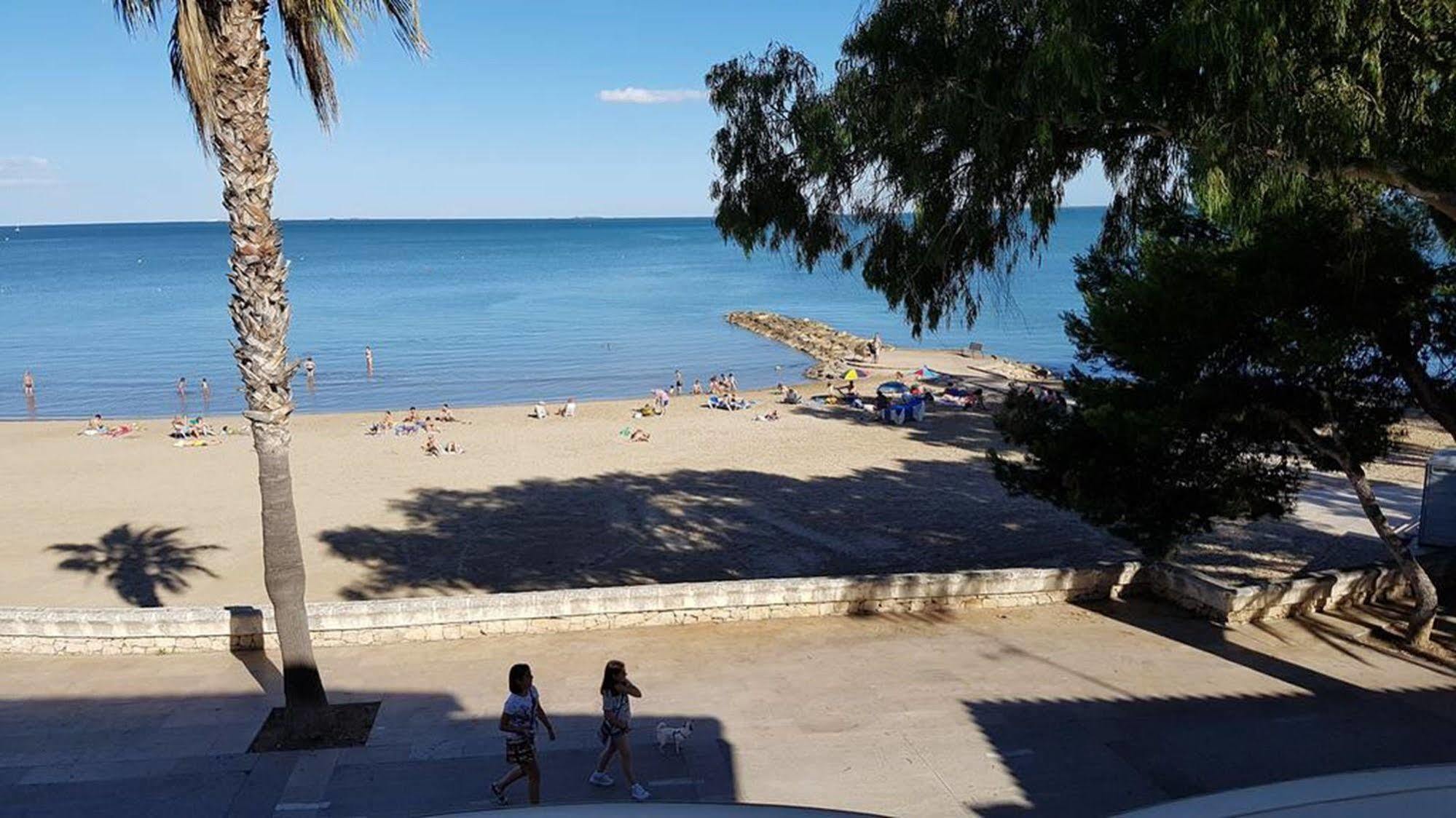 Hotel Del Port Sant Carlos de la Ràpita Екстериор снимка