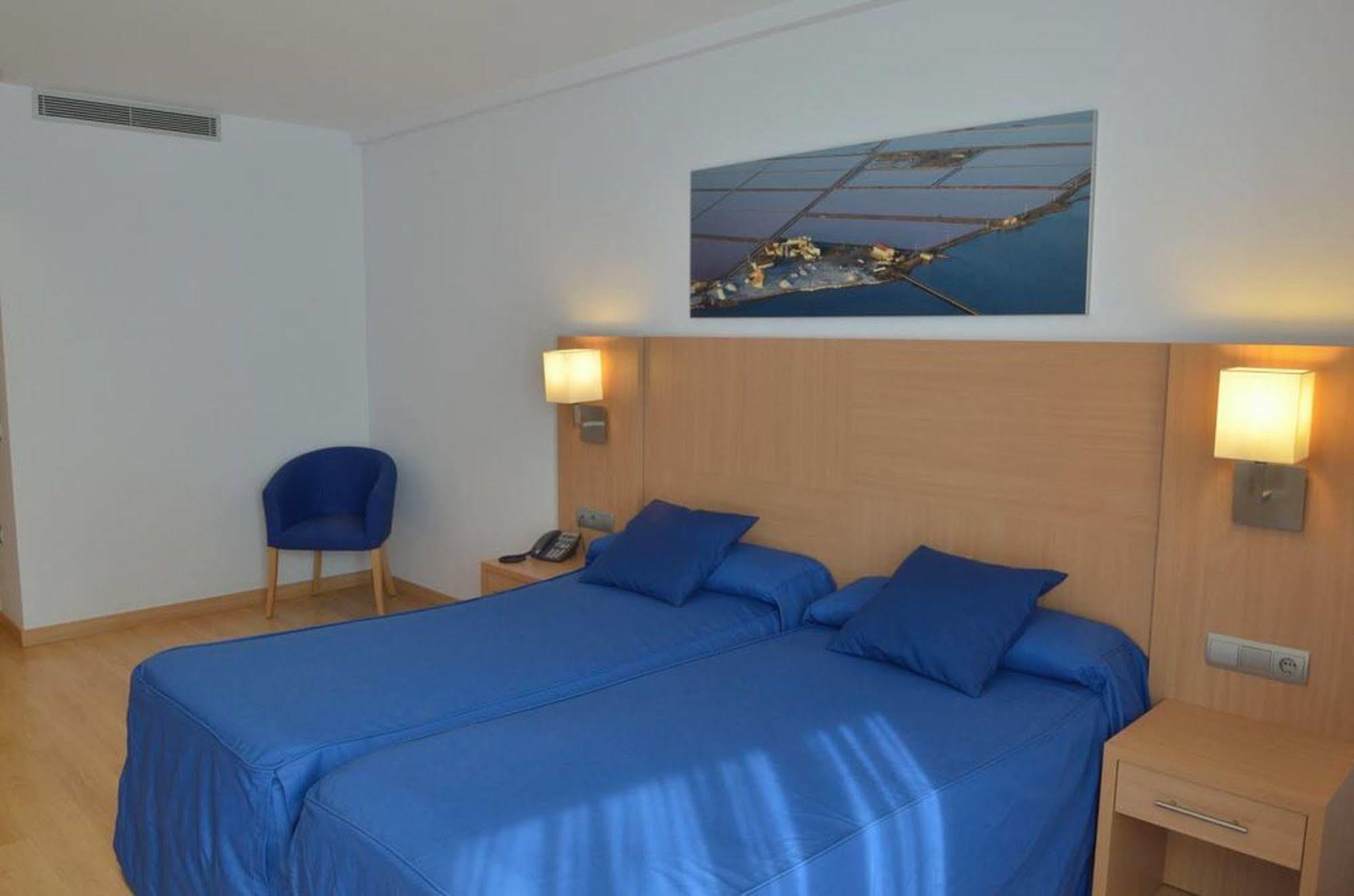 Hotel Del Port Sant Carlos de la Ràpita Екстериор снимка