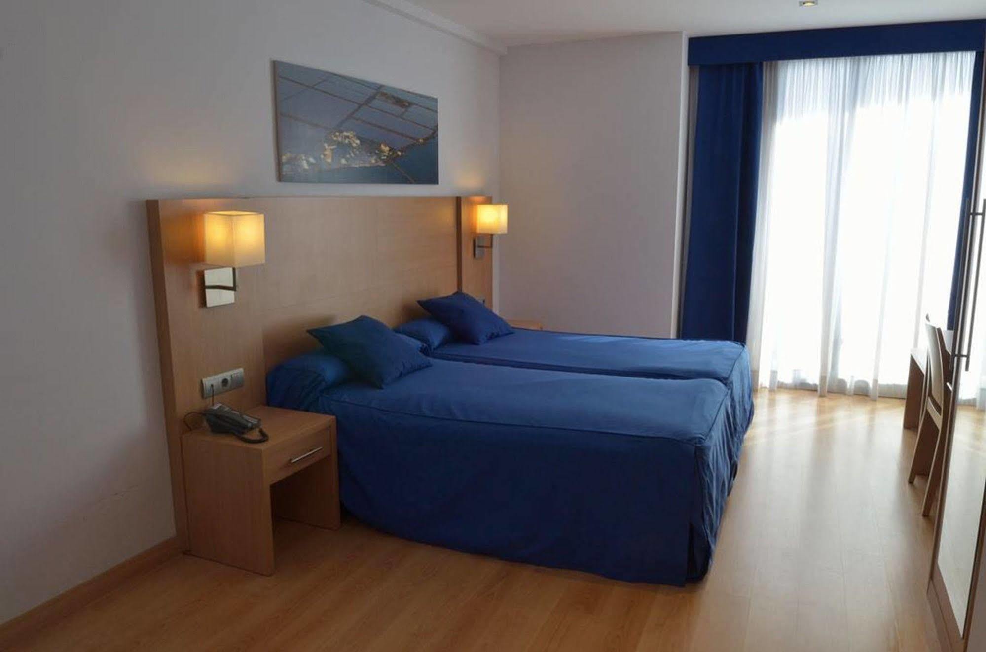 Hotel Del Port Sant Carlos de la Ràpita Екстериор снимка