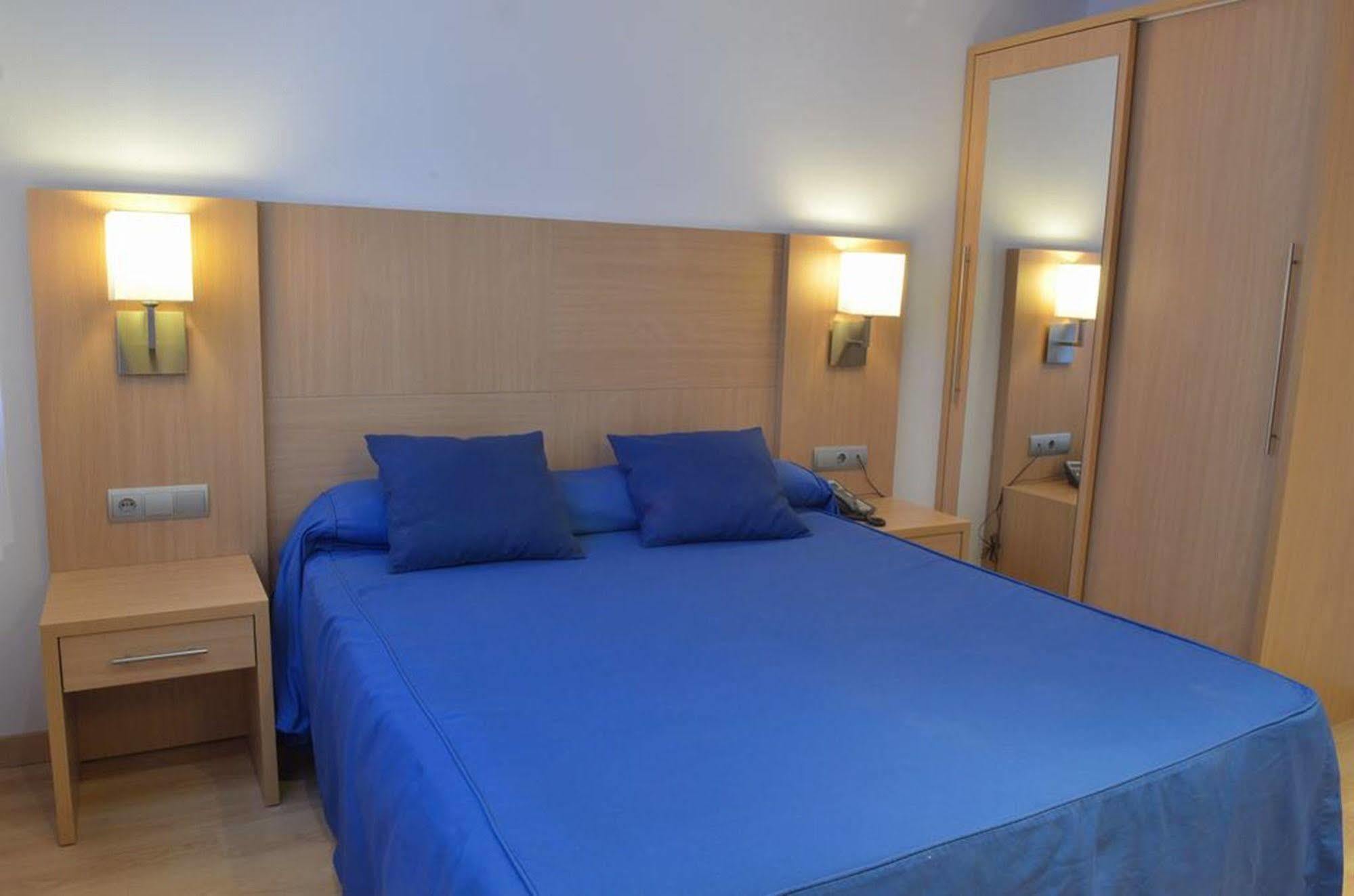 Hotel Del Port Sant Carlos de la Ràpita Екстериор снимка